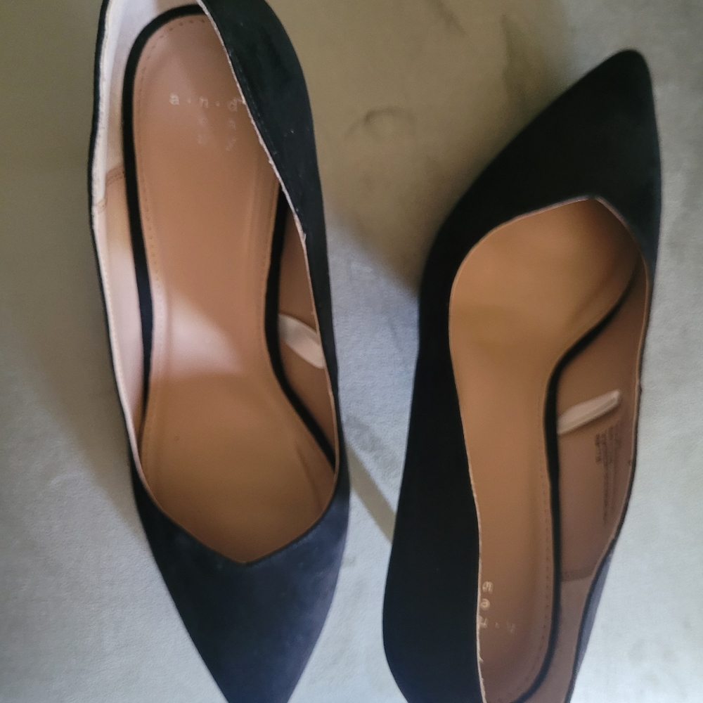 A New Day Woman's Faux Black Suede Pumps, size 11